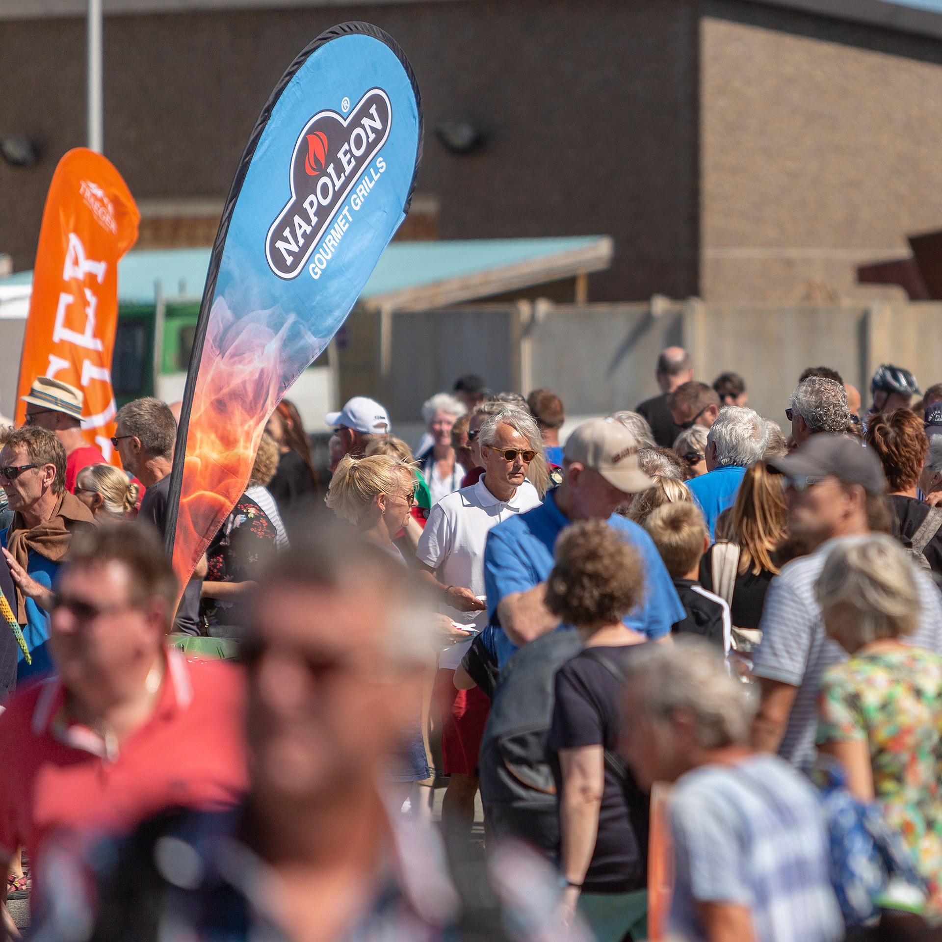 Traeger Napoleon Beachflag